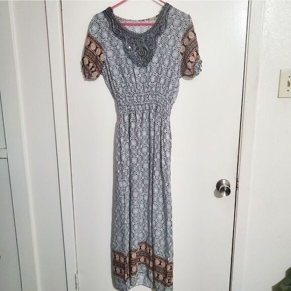 Dress - Picture 1 of 7